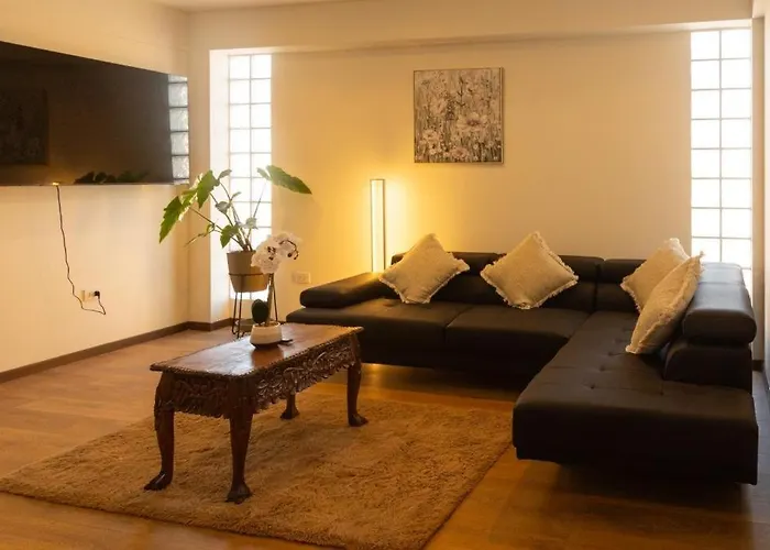 Brand New Modern Apartamento